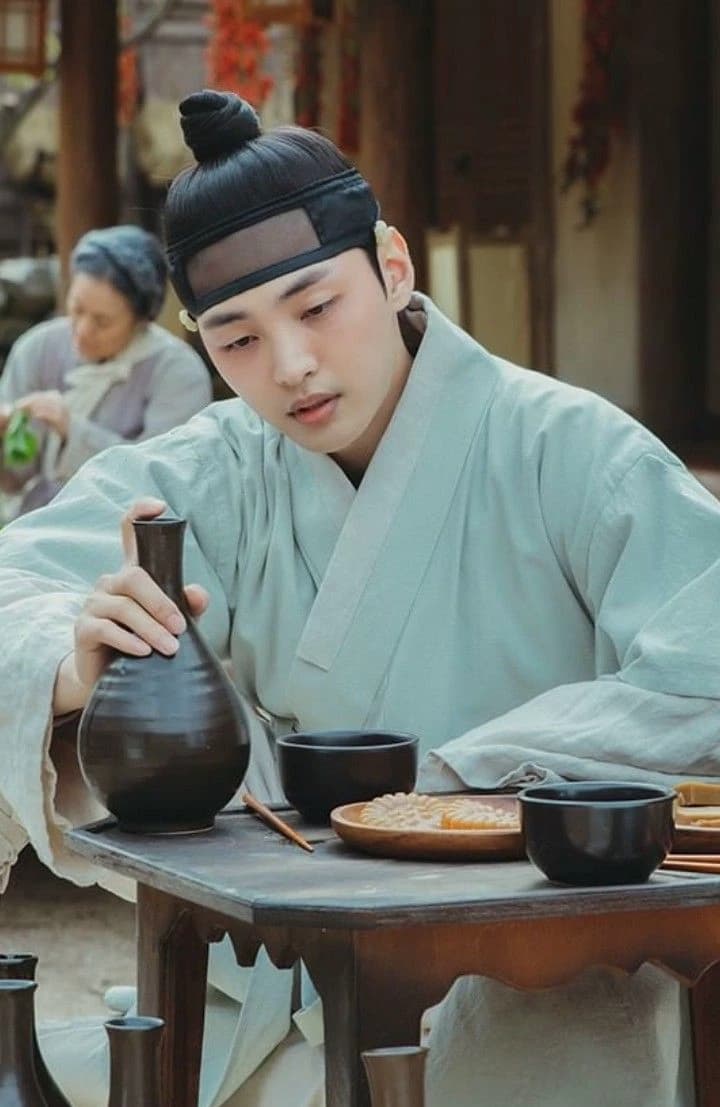 Lee Hwan thumbnail