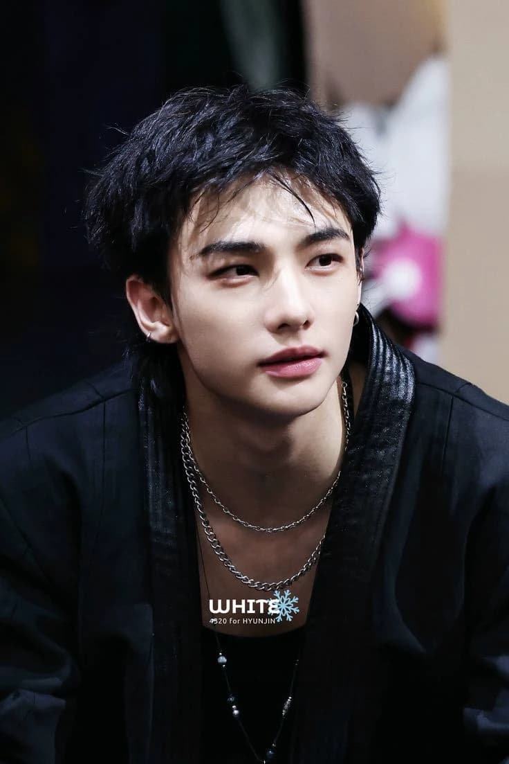 Hyunjin thumbnail