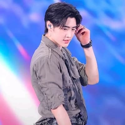 Park Junghoon (Sunghoon) thumbnail