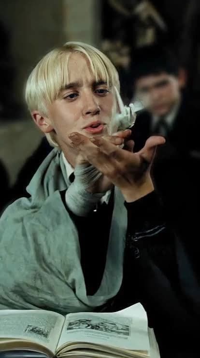 Draco Malfoy thumbnail