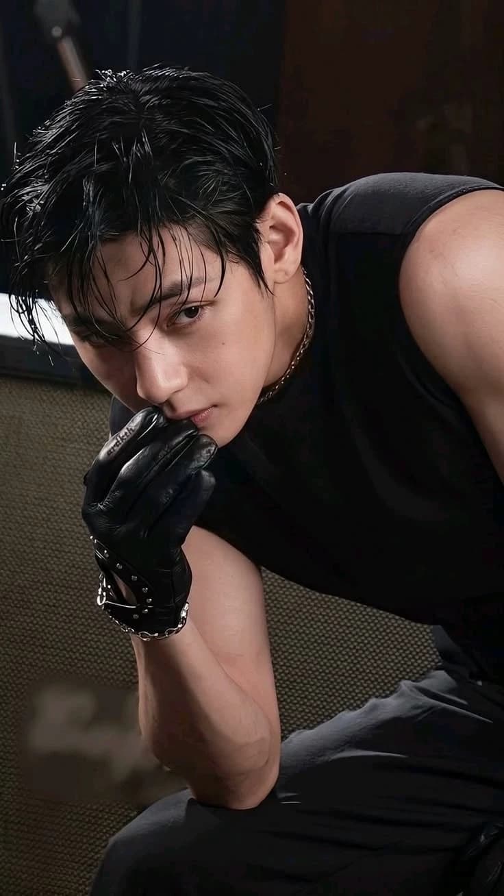 Kim Taehyung thumbnail