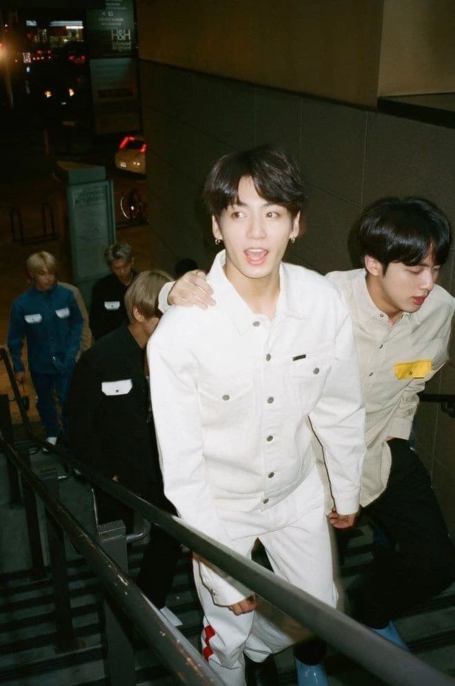 Jeon Jungkook thumbnail