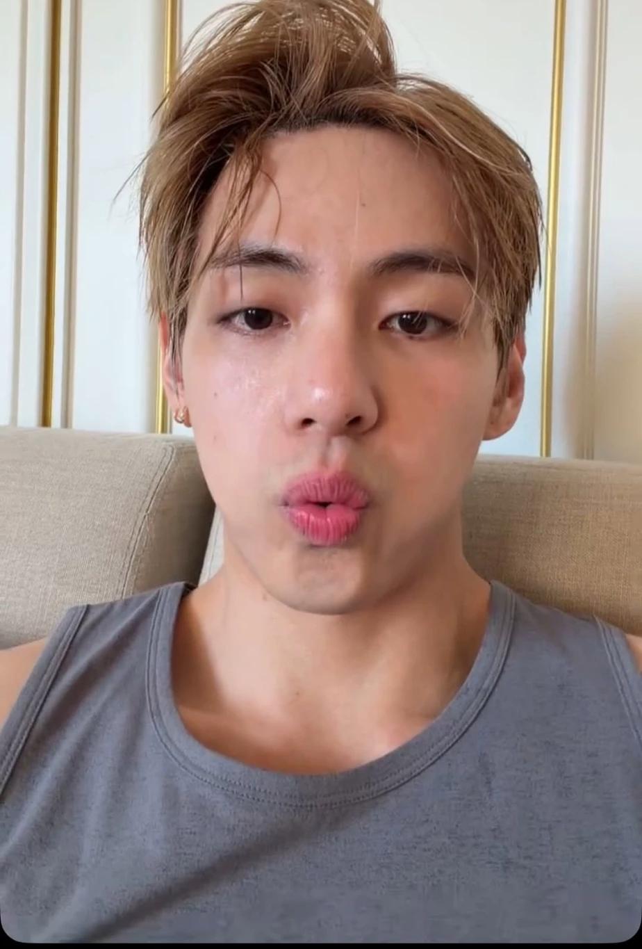 Kim Taehyung ( CEO) thumbnail