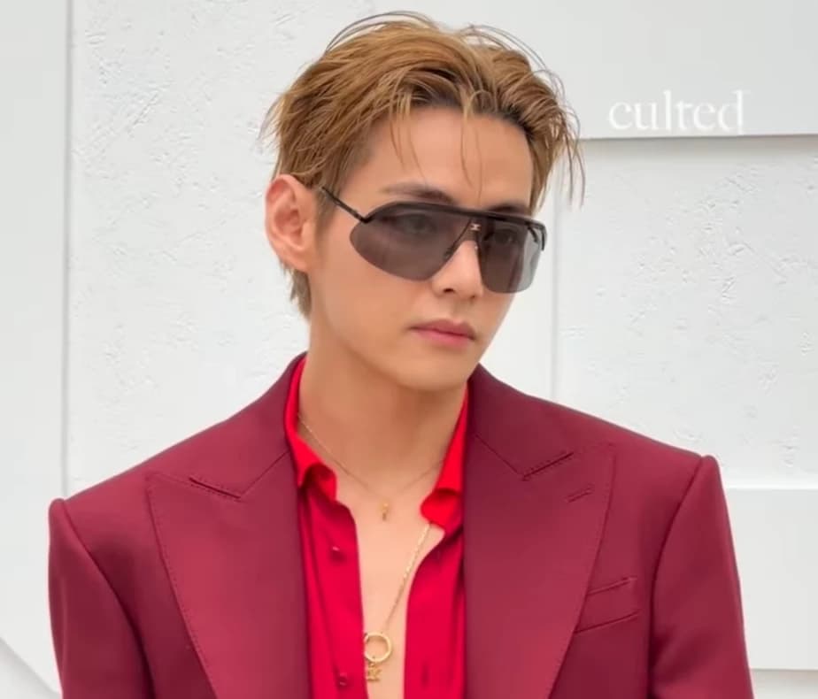 Kim Taehyung  thumbnail