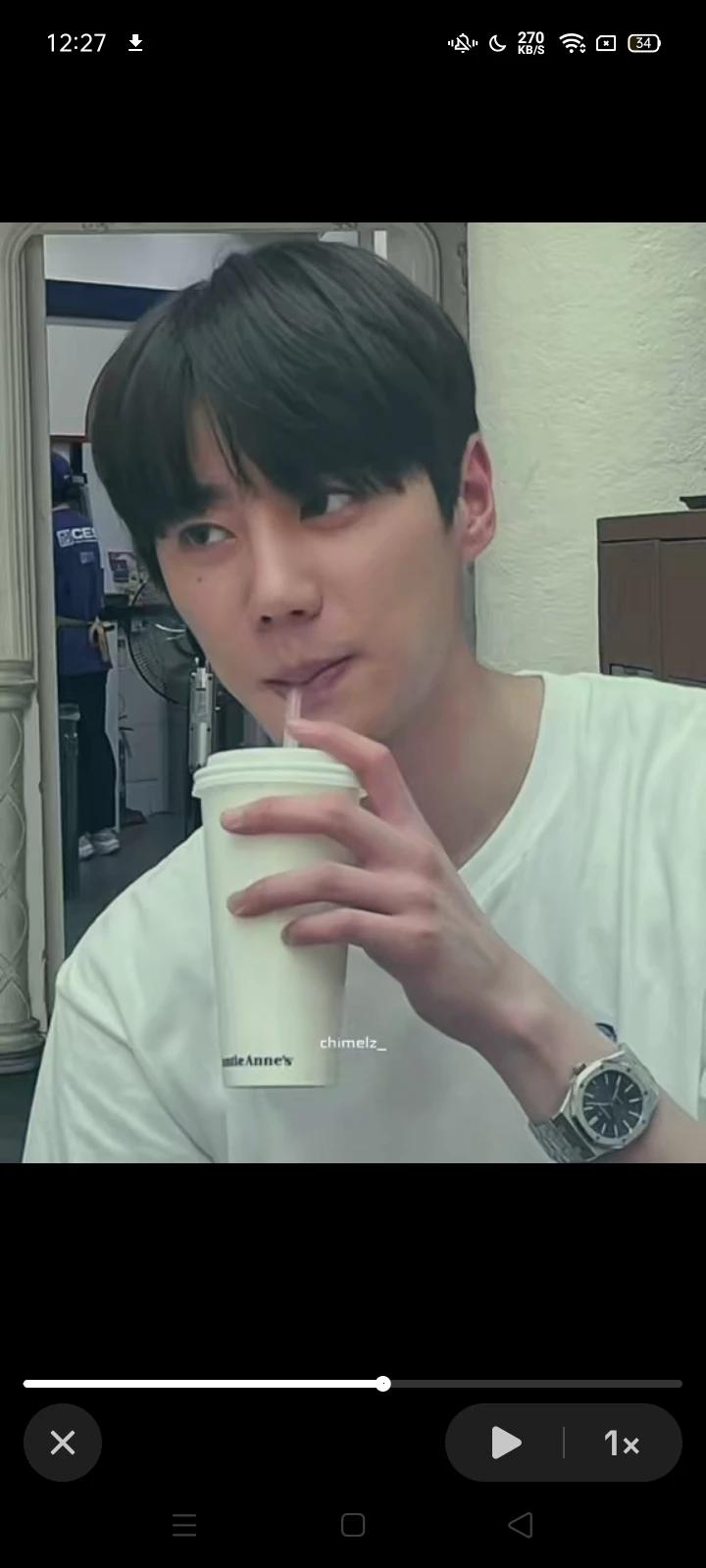 Lee Jun Young thumbnail