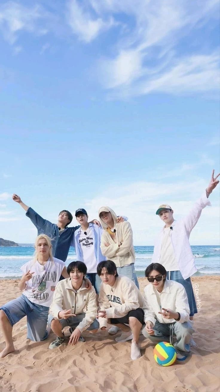 Stray kids_BL thumbnail