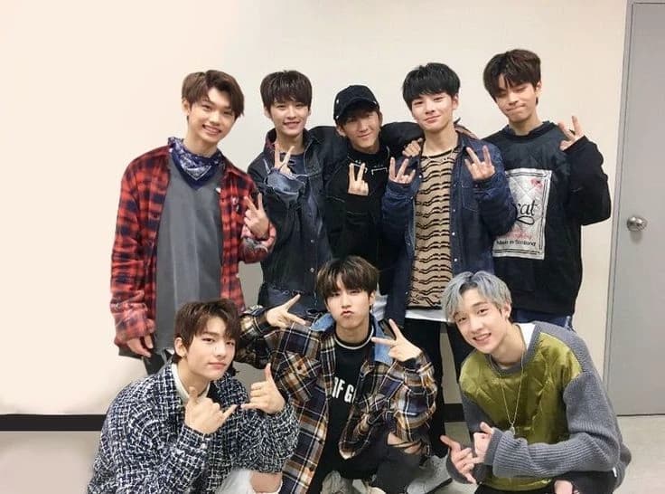 stray kids thumbnail