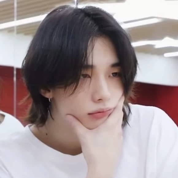 hyunjin thumbnail
