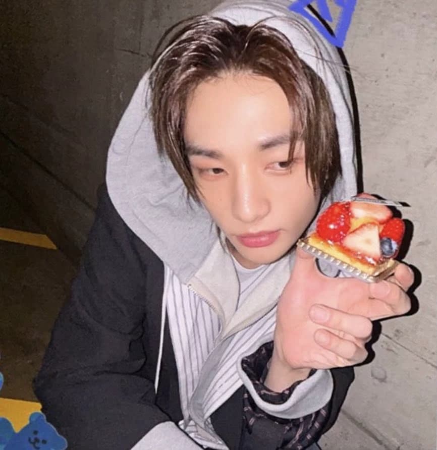 hwang hyunjin thumbnail