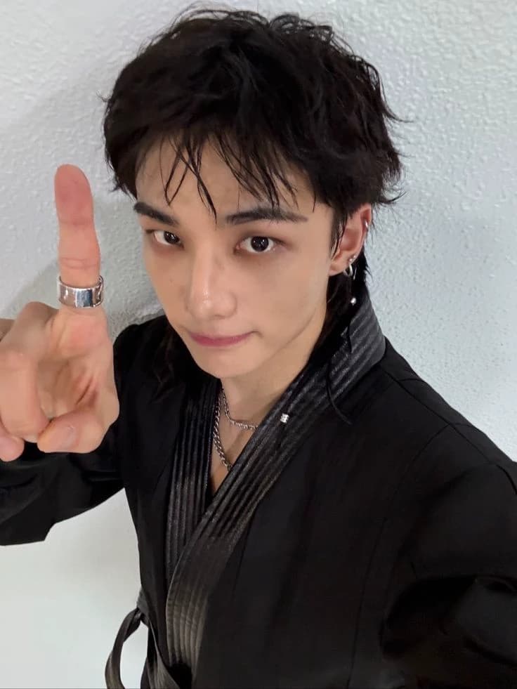 Hwang Hyunjin (Hyunlix) thumbnail
