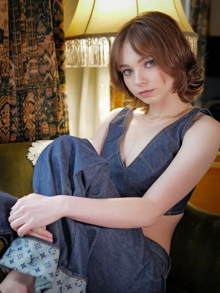 Emma Myers thumbnail