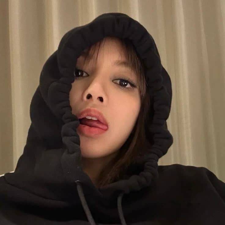 LALISA MANOBAN thumbnail
