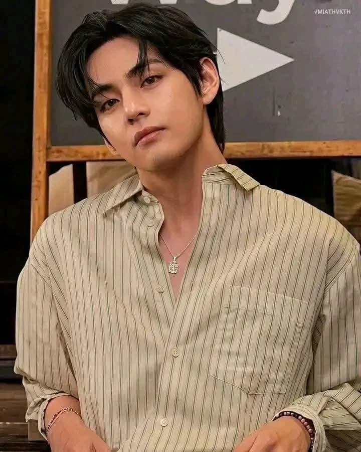 Kim Taehyung  thumbnail