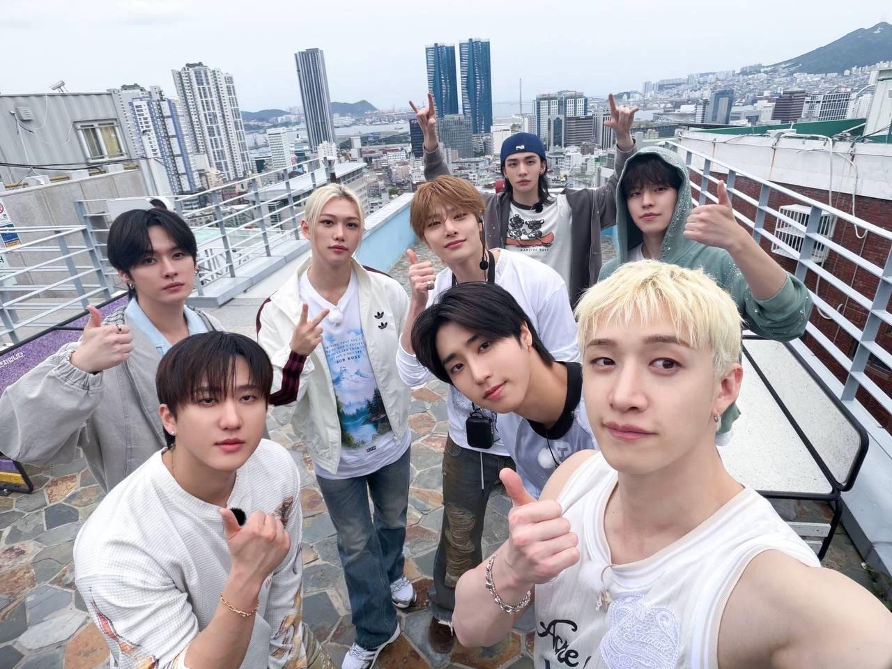 Stray Kids 10 members thumbnail