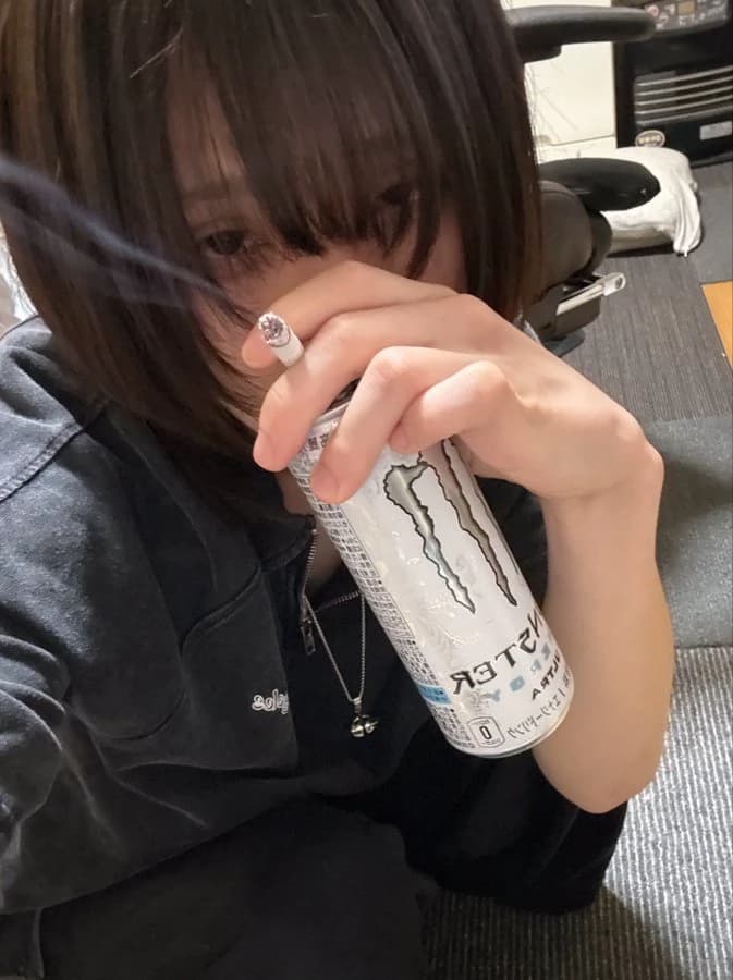 Saku (sakura) Japanese tomboy roommate thumbnail