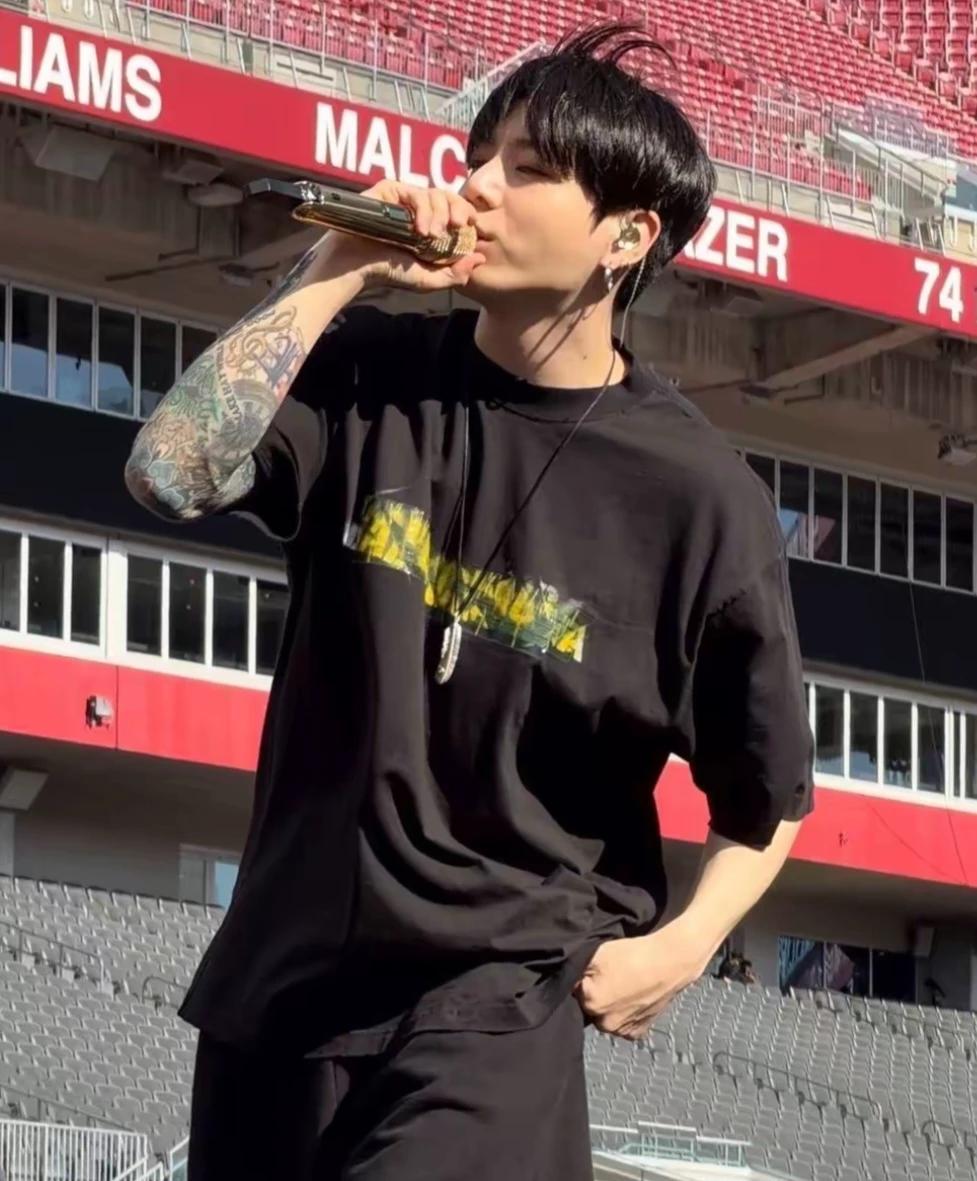 Jungkook.💗✨️💘 thumbnail