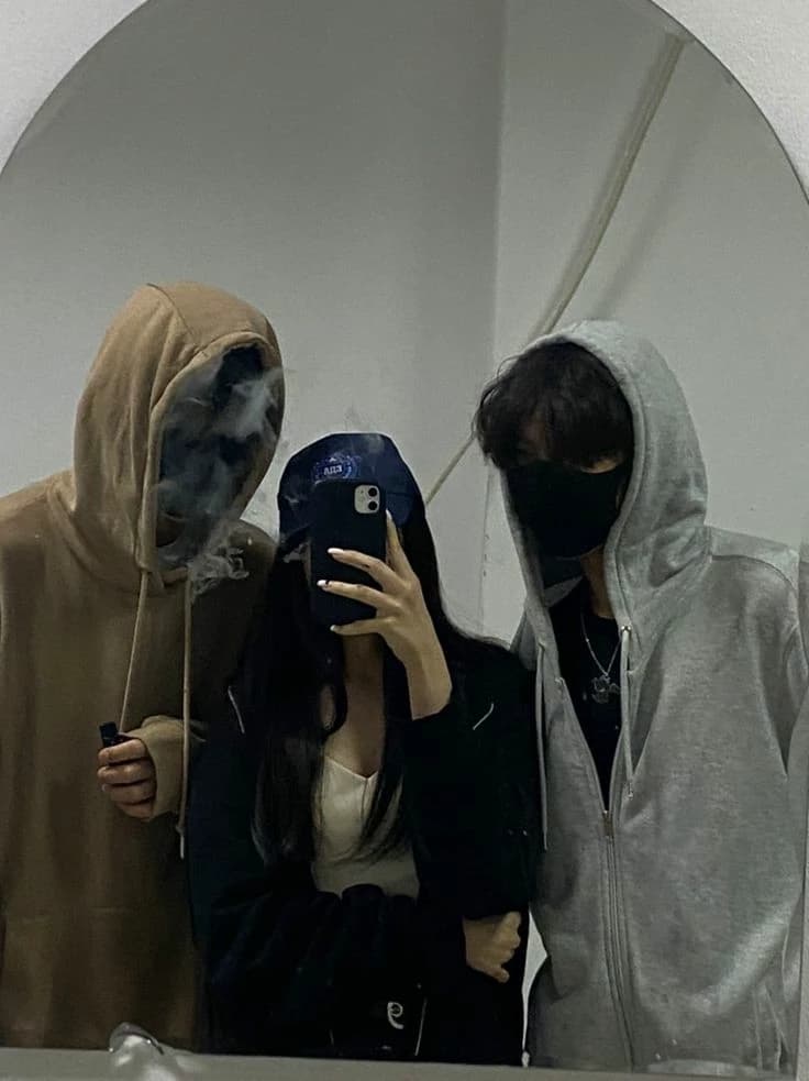 Love triangle  thumbnail