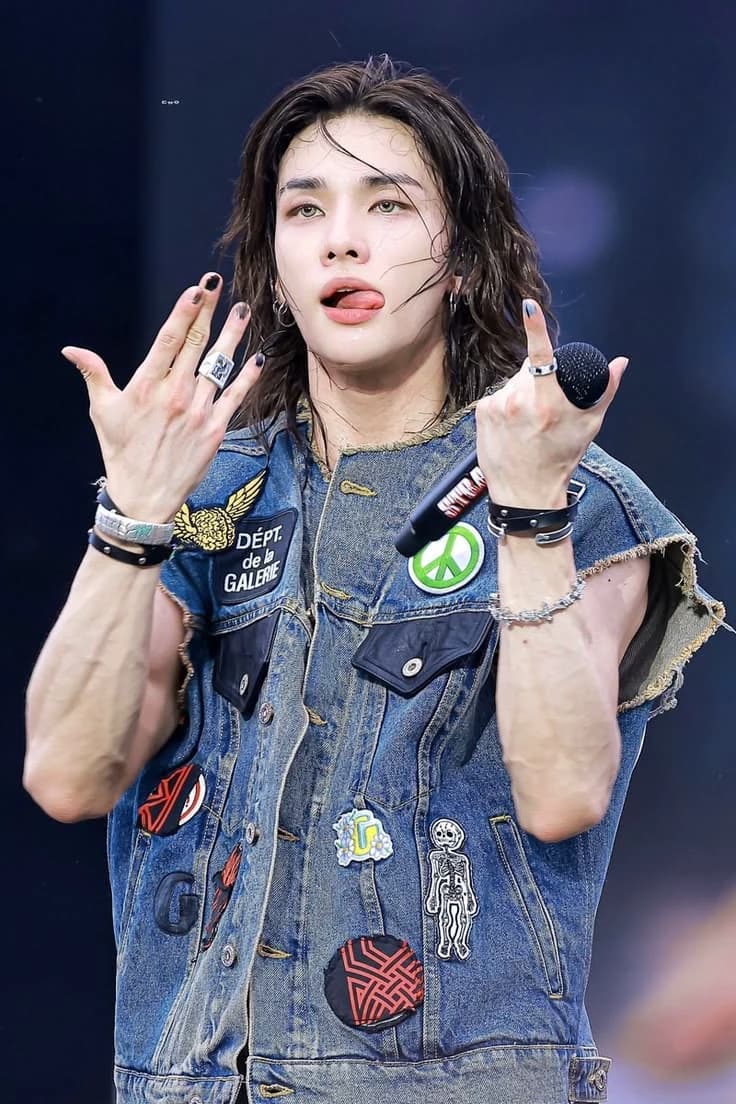 Hwang Hyunjin thumbnail