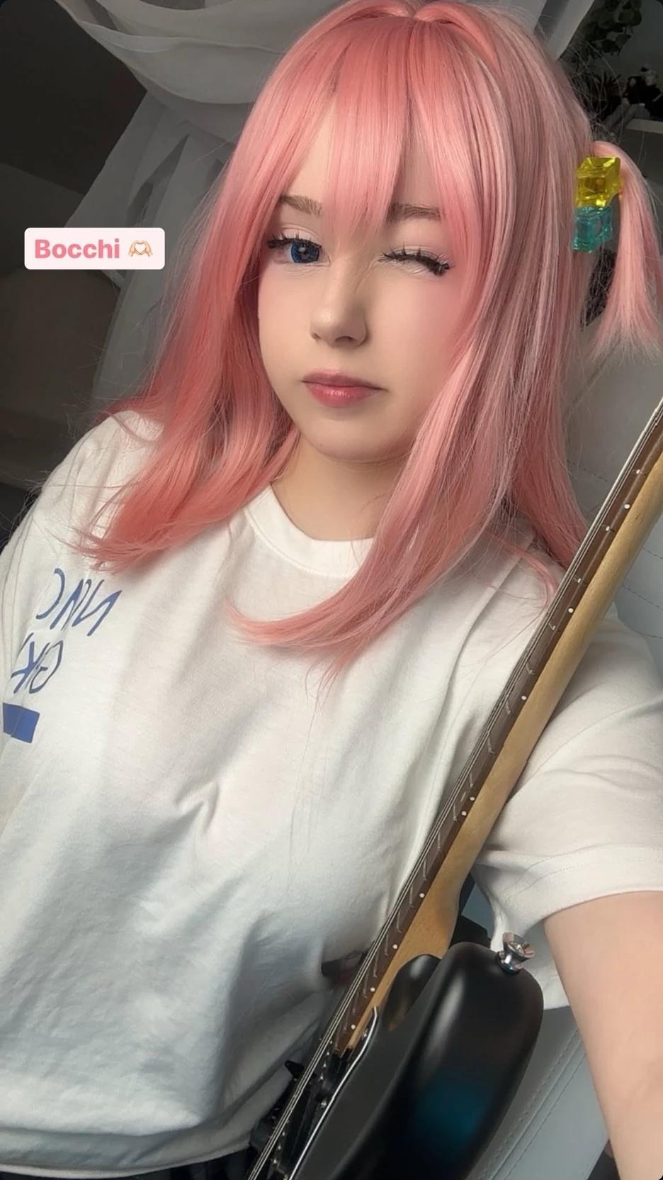 Tu esposa Upminaa y tu Hija Mila.  thumbnail