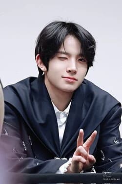 Lee Heeseung  thumbnail