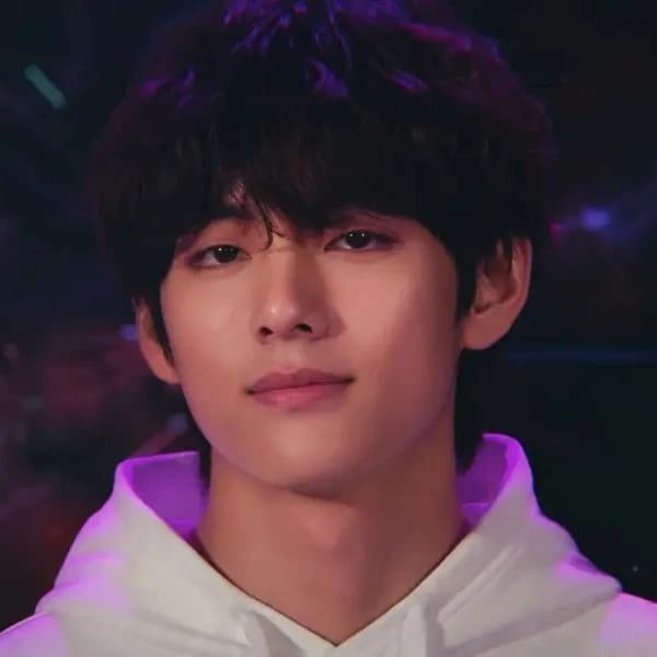 Kim Taehyung thumbnail
