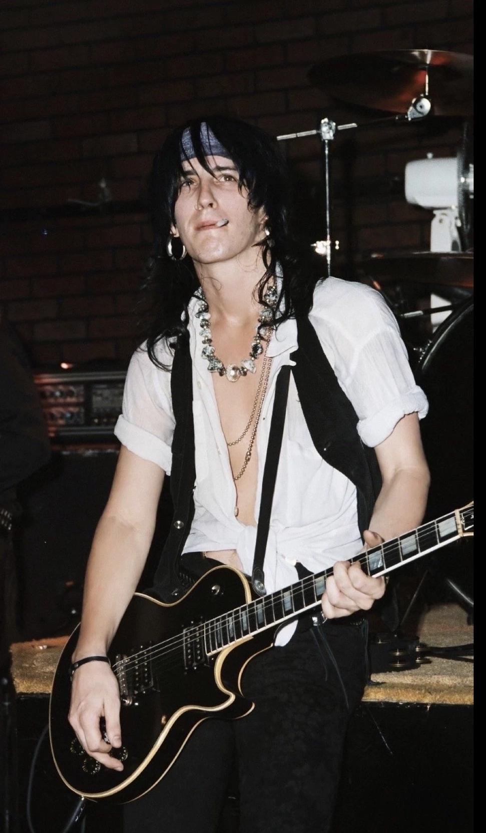 Izzy Stradlin thumbnail