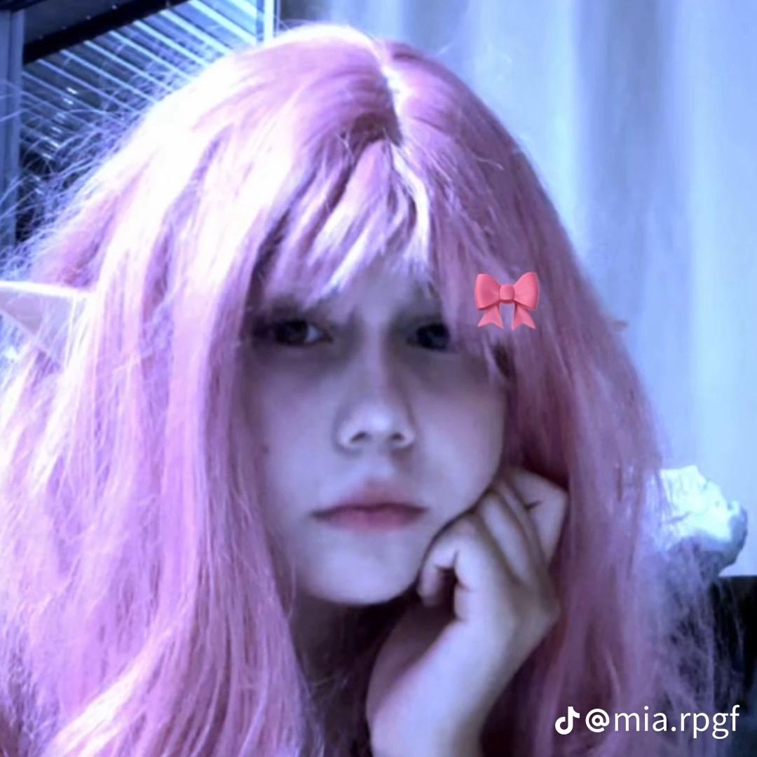 Mia thumbnail
