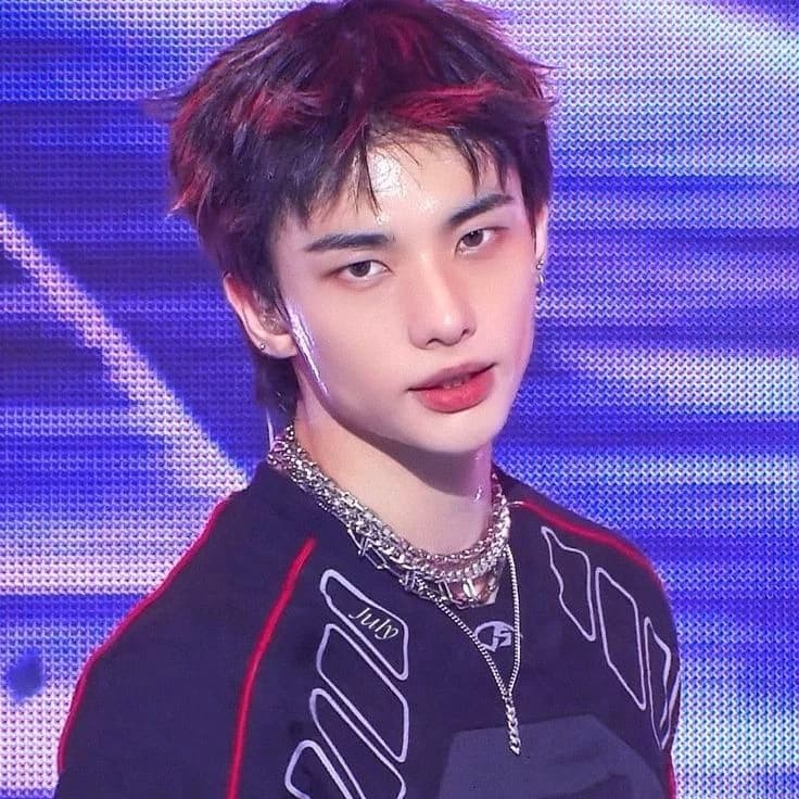 Hwang Hyunjin thumbnail