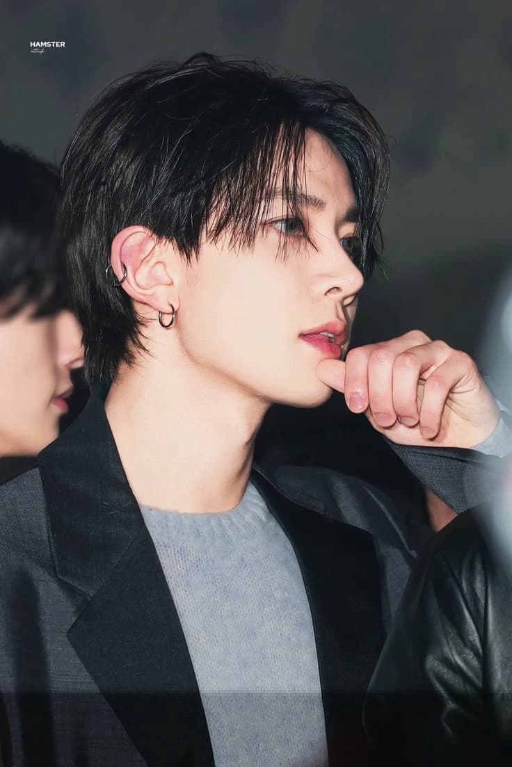 Lee heeseung thumbnail