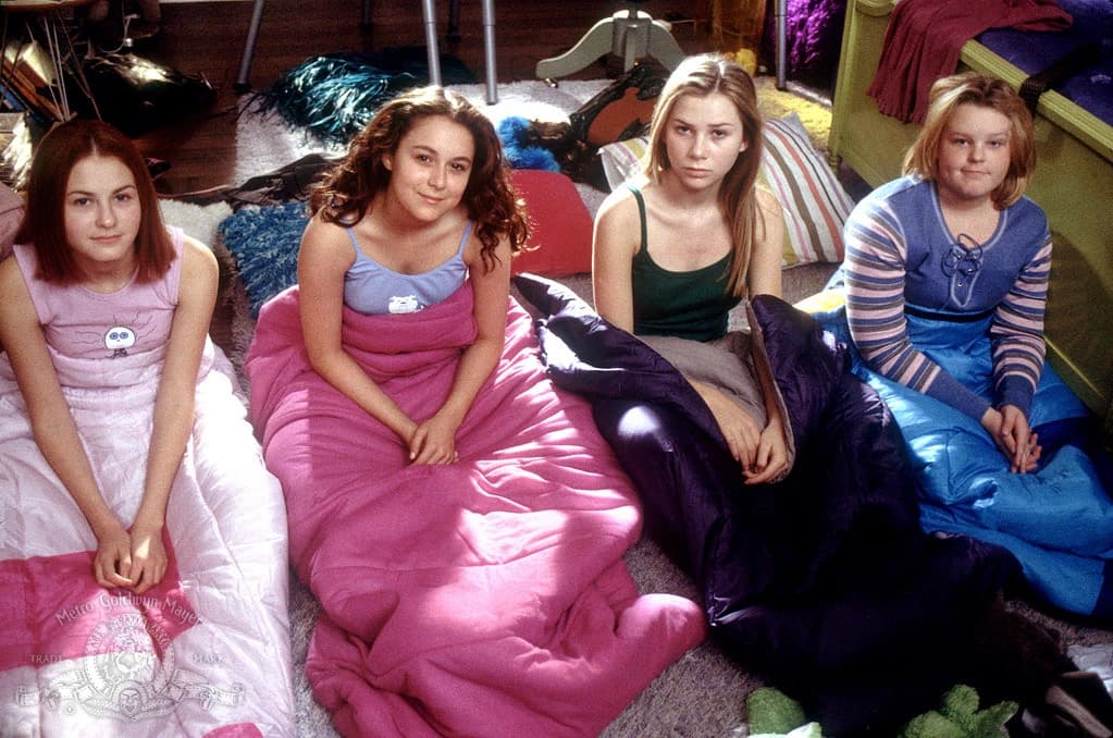 Older sisters sleepover thumbnail