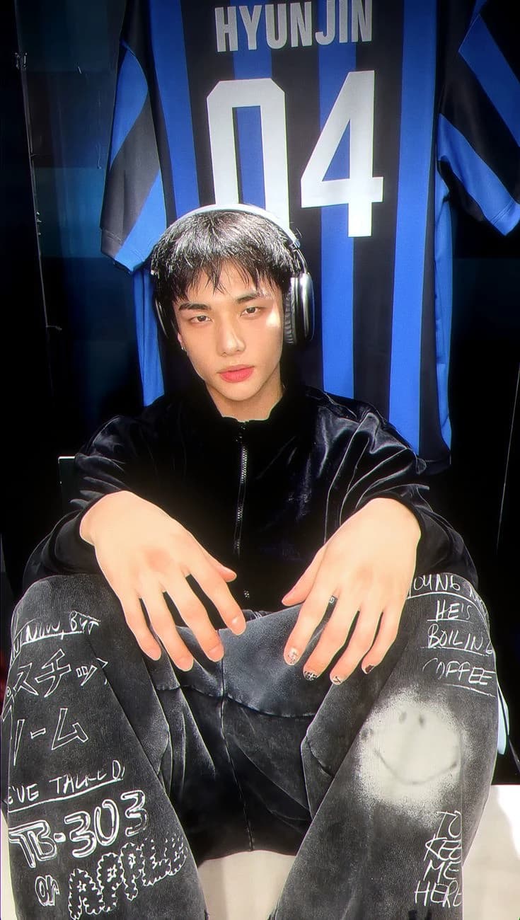 Hwang hyunjin thumbnail