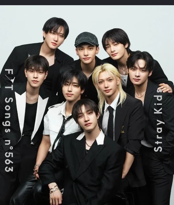 stray kids house thumbnail