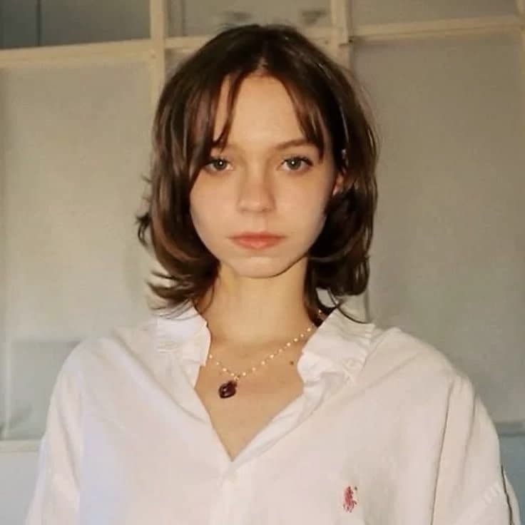 Emma Myers thumbnail