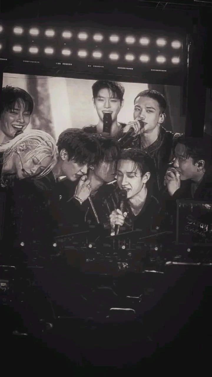 Stray kids thumbnail