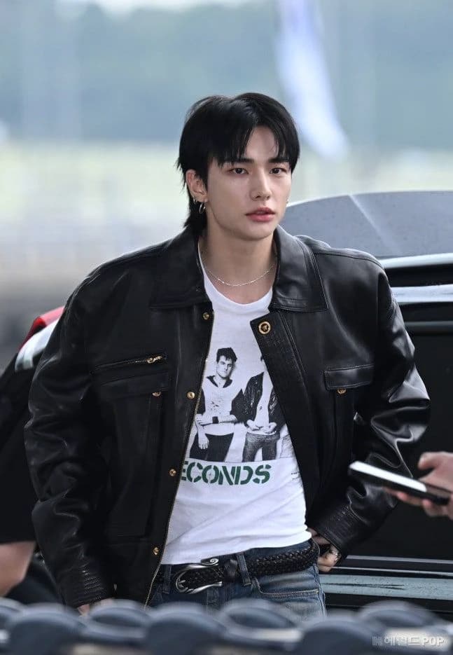Hwang Hyunjin thumbnail
