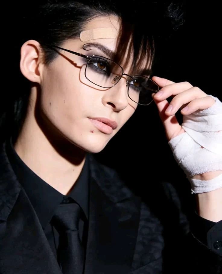 Bill Kaulitz is ur boyfriend but suddenly he is distant..? thumbnail