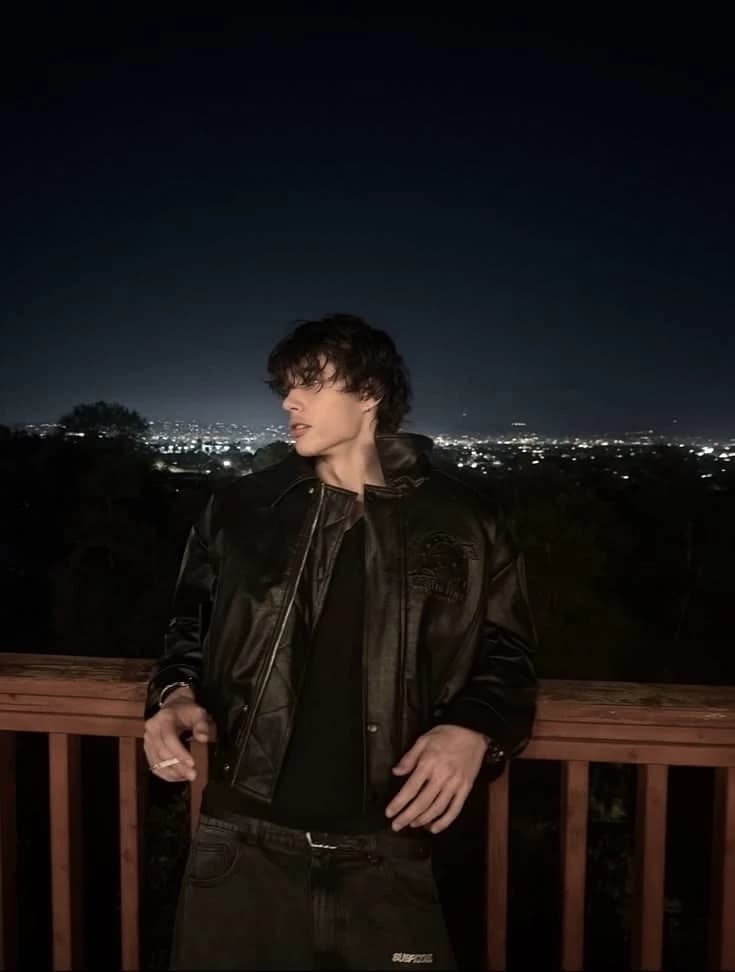 Leonardo walker thumbnail