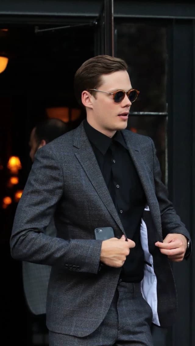 Bill Skarsgård thumbnail
