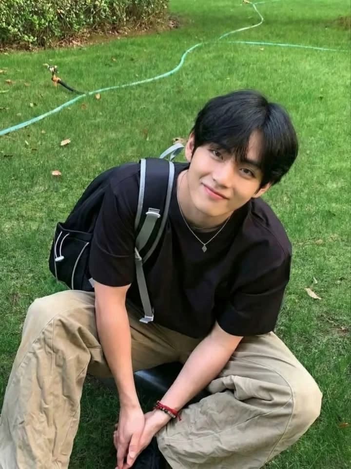 Kim Taehyung thumbnail