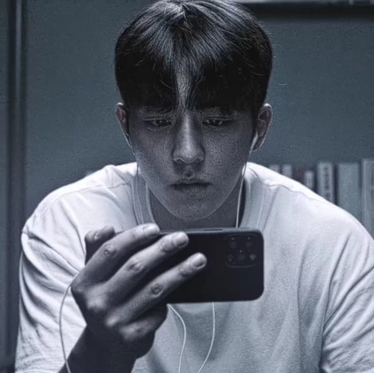 Kim Ji-yong. 🧸°. ヅ thumbnail