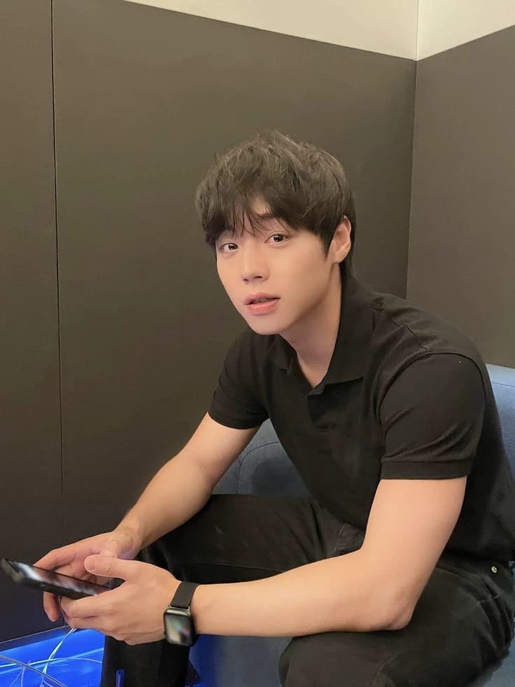 Park jihoon  thumbnail