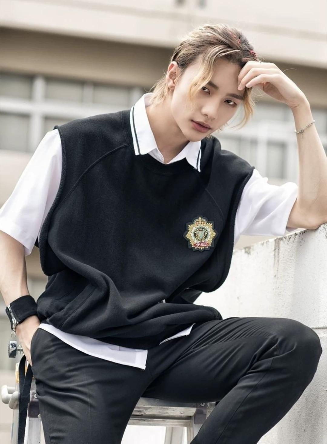 Hwang Hyunjin thumbnail