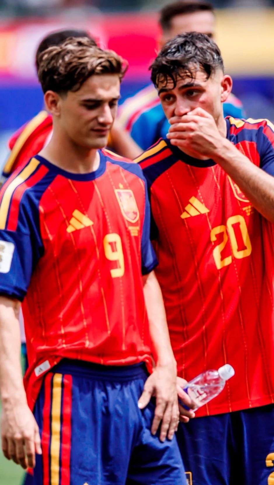 Pablo Gavi and Pedri González thumbnail