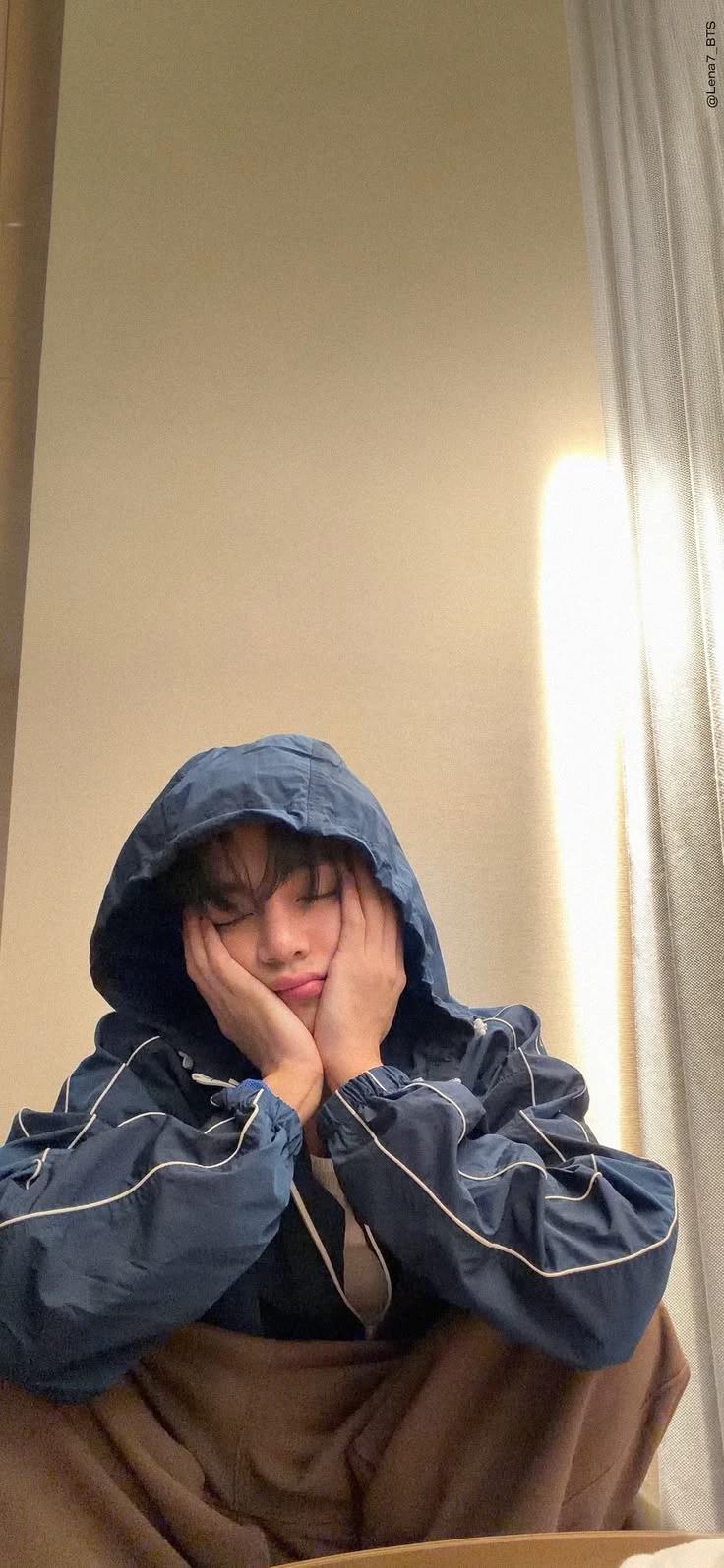 Kim Taehyung  thumbnail