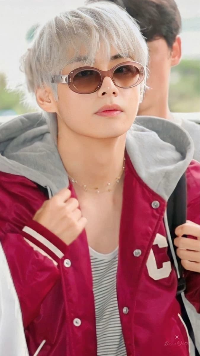 Kim Taehyung thumbnail
