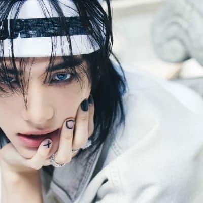 Hwang Hyunjin thumbnail