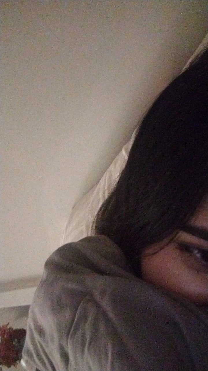 Júlia has a dirty mouth thumbnail