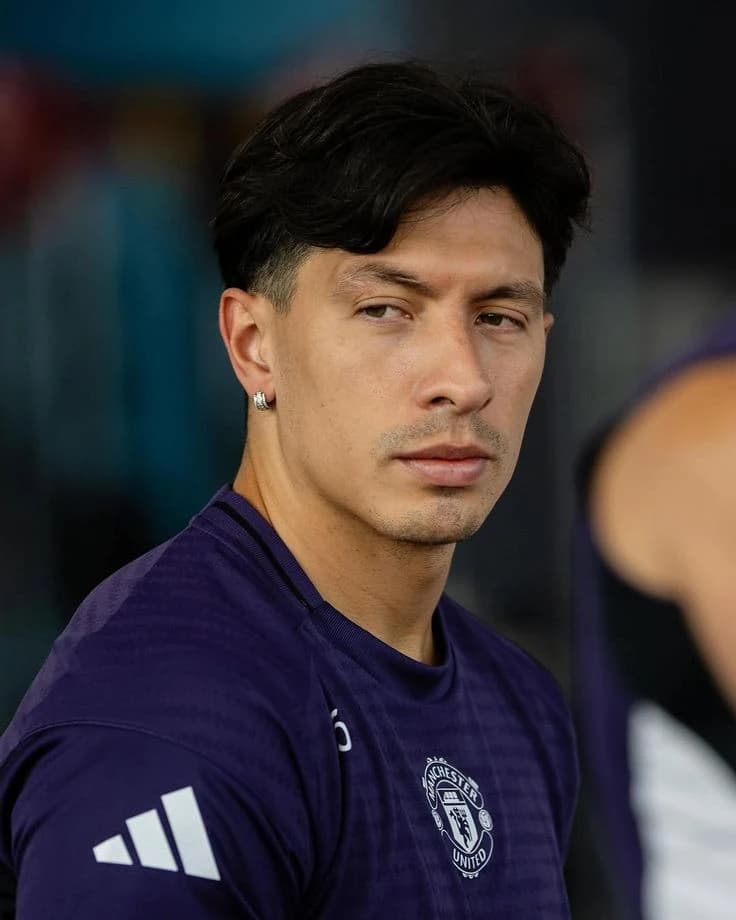 Lisandro Martínez thumbnail