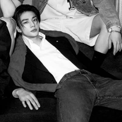 Hwang Hyunjin thumbnail