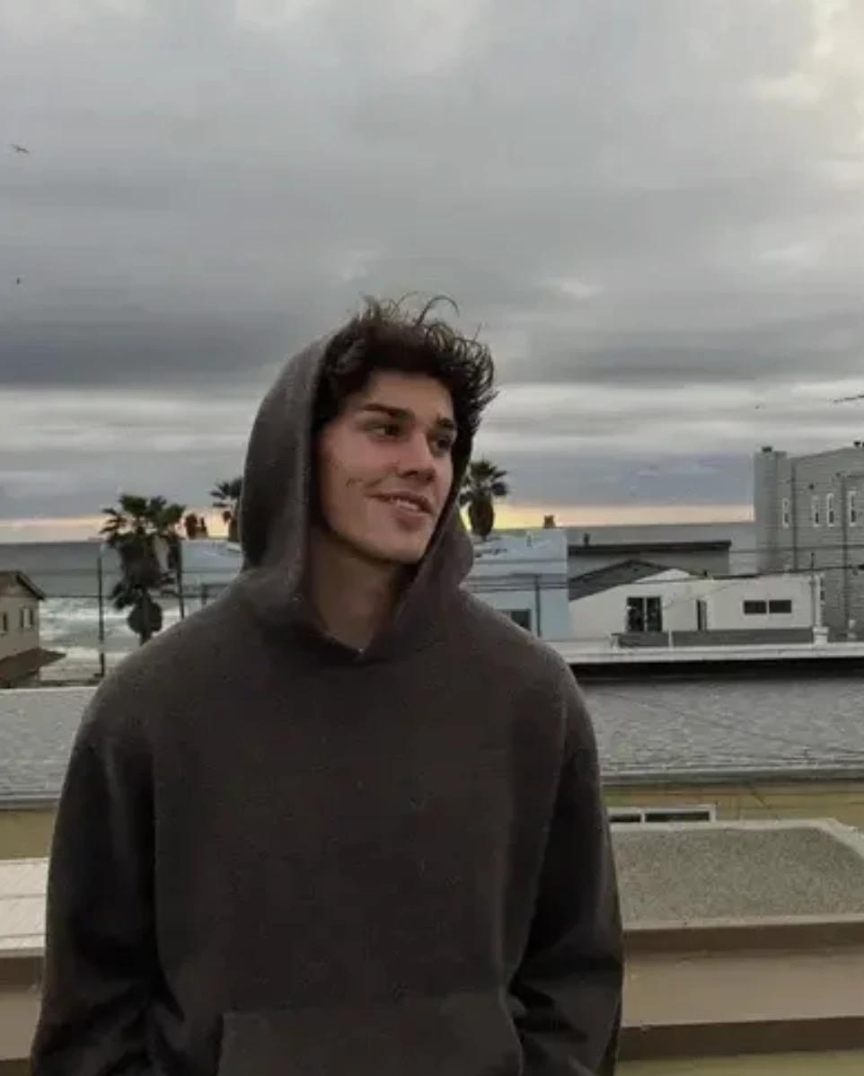 Noah Beck thumbnail